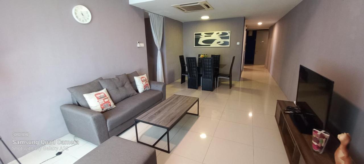 Appartamento Taragon Bbcc Kuala Lumpur Esterno foto
